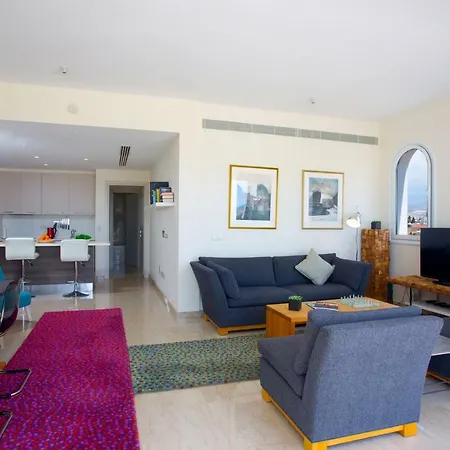 Luxury By The Sea Apartament
